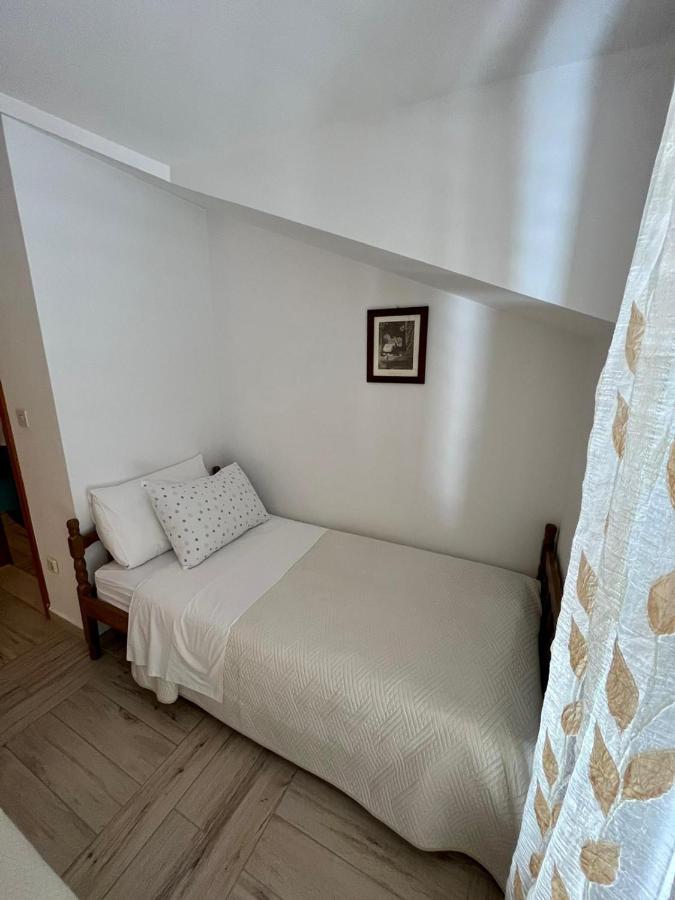 Ferienwohnung Gorana Apartman With Swimming Pool Jelsa  Exterior foto