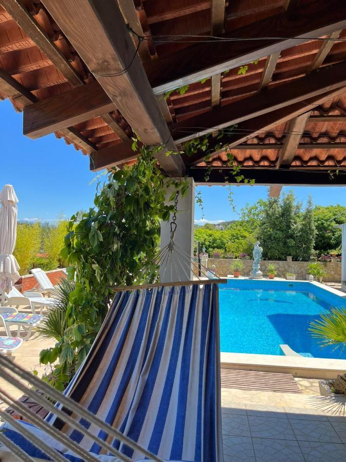 Ferienwohnung Gorana Apartman With Swimming Pool Jelsa  Exterior foto
